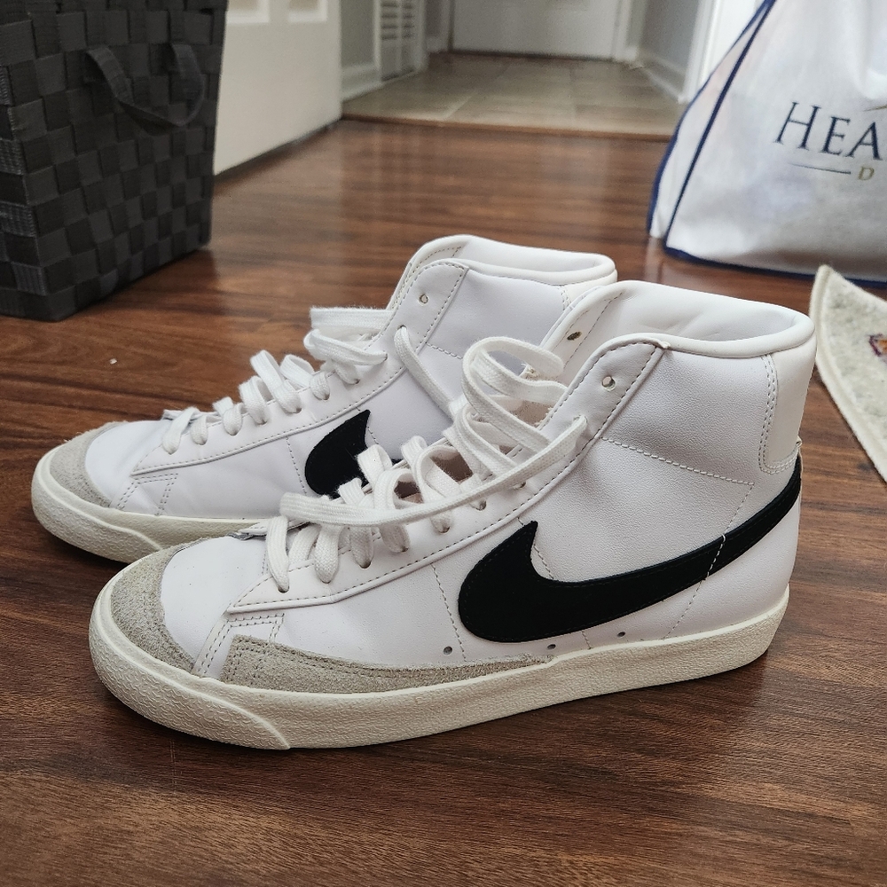 Nike Blazers - 10